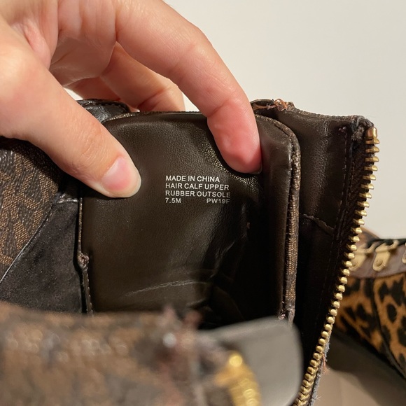 Michael Kors Khloe Lug Sole Combat Boot in sz 7.5US - Picture 13 of 14